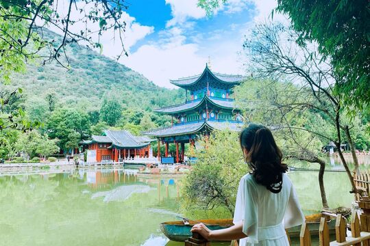 Đời người giống như là chèo thuyền trên sóng khơi